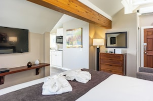 San Juan | Egyptian cotton sheets, premium bedding, individually decorated