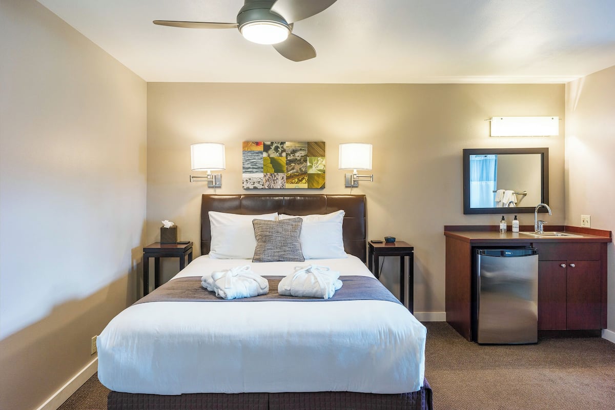 Shaw | Egyptian cotton sheets, premium bedding, individually decorated
