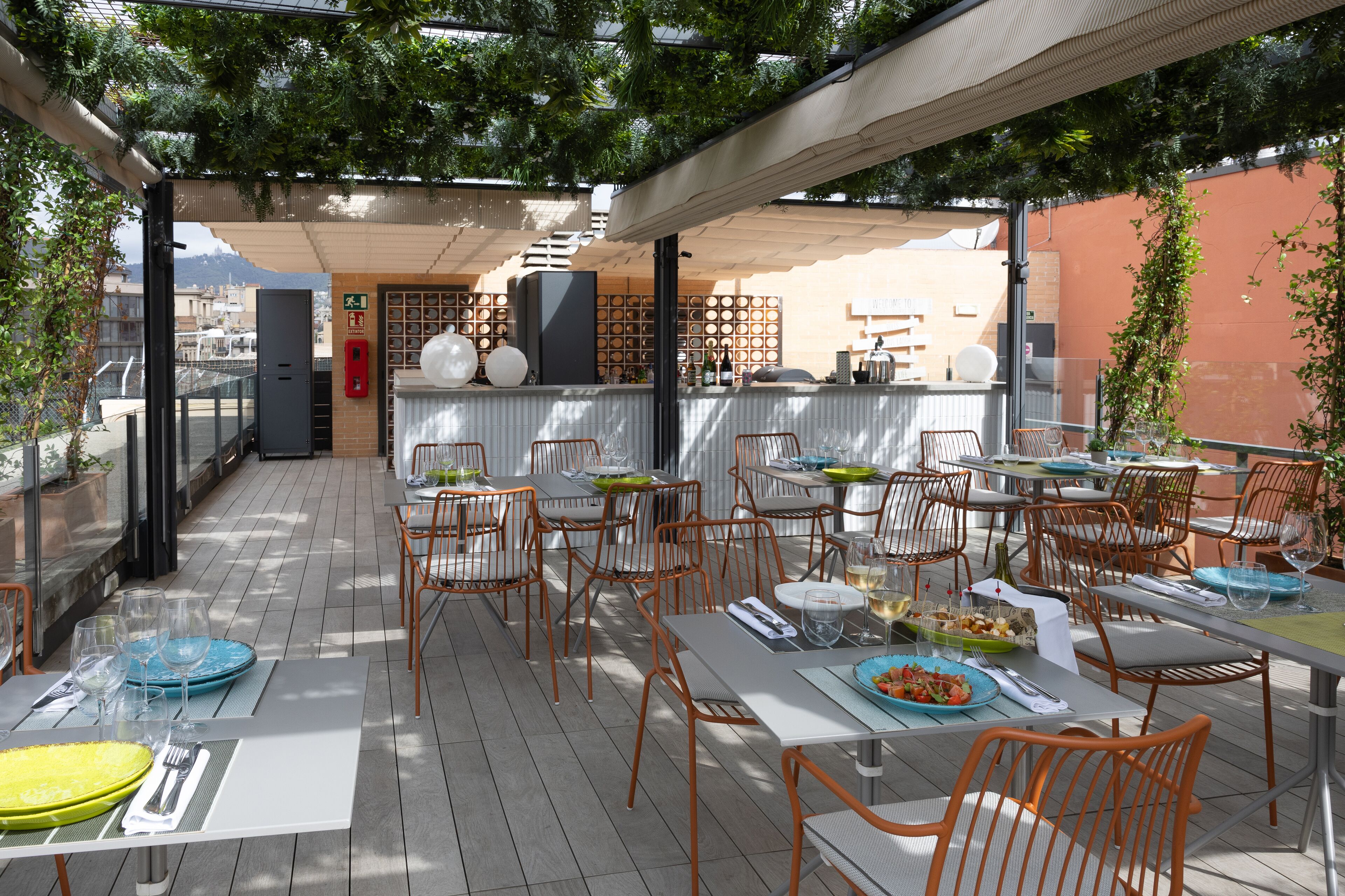 lunch and dinner served, mediterranean cuisine