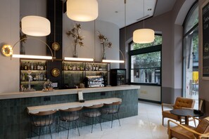 酒吧（店内）