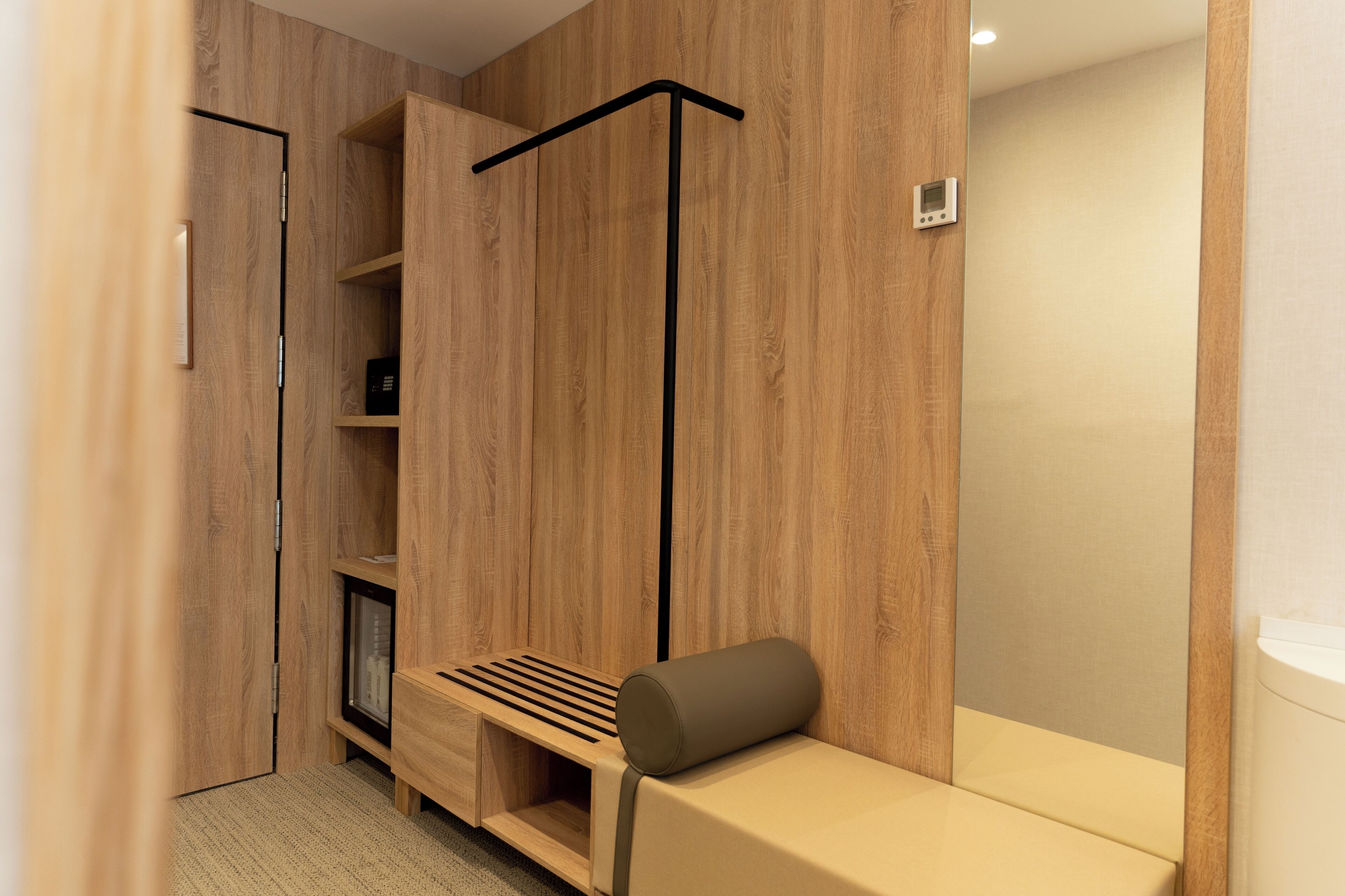 standard double room | 1 bedroom, minibar, in-room safe, desk