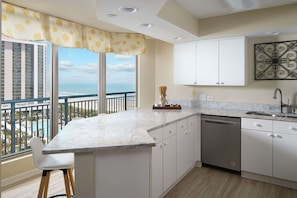 Suite, 2 Bedrooms, Ocean View (Brighton) | Private kitchen | Microwave - Kingston Plantation Condos (Myrtle Beach)