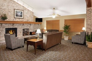 Lobby - AmericInn by Wyndham Webster City (Webster City)