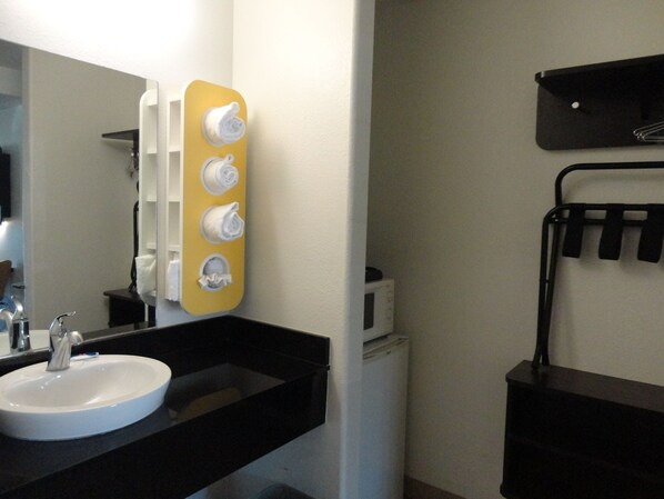 Room amenity - Fisherman's Cove Inn (Monterey)