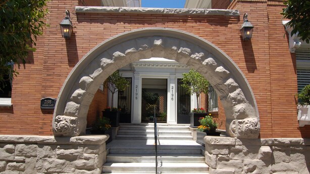 Property entrance - Jackson Court (San Francisco)