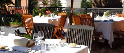 Breakfast and dinner served, Regional cuisine