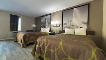 Schreibtisch, Verdunkelungsvorhänge, Bügeleisen/Bügelbrett