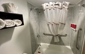 Standard Room, 2 Queen Beds, Refrigerator & Microwave, Ground Floor | Bathroom | Free toiletries, hair dryer, towels