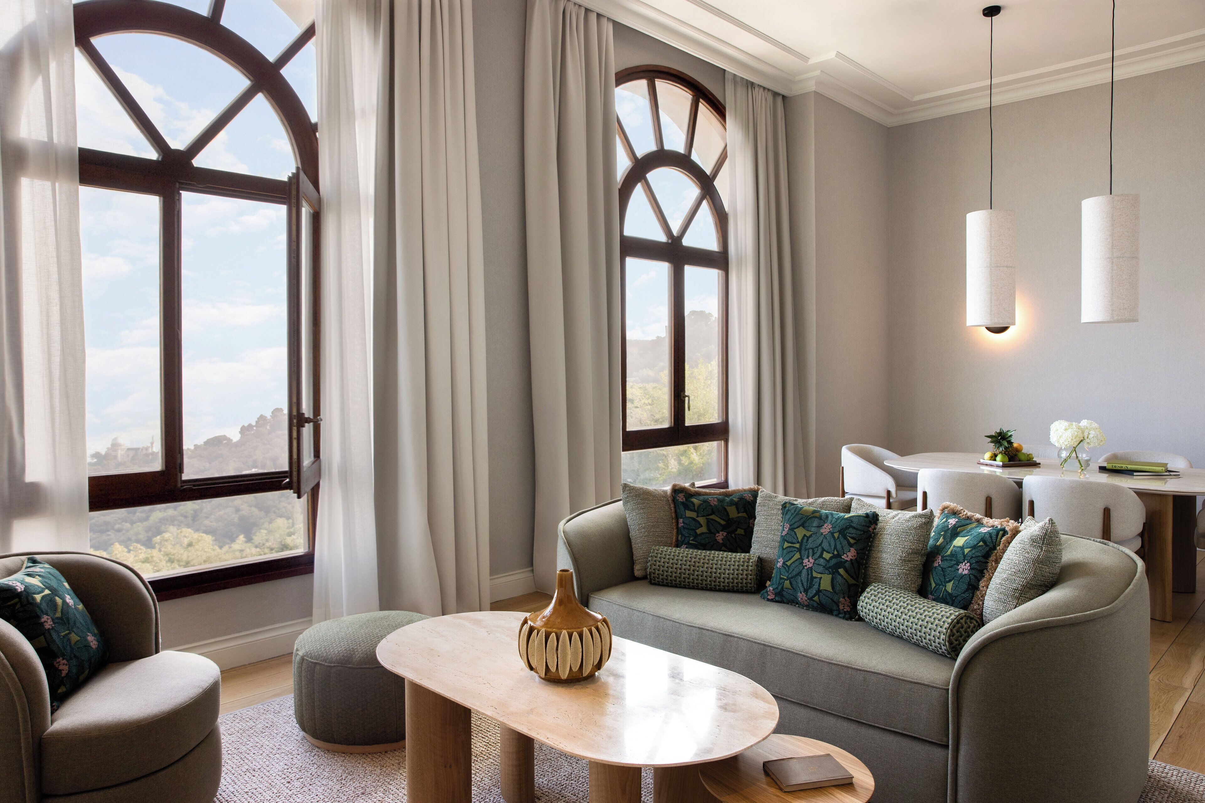 Luxe beddengoed, donsdekens, een minibar, een kluis op de kamer