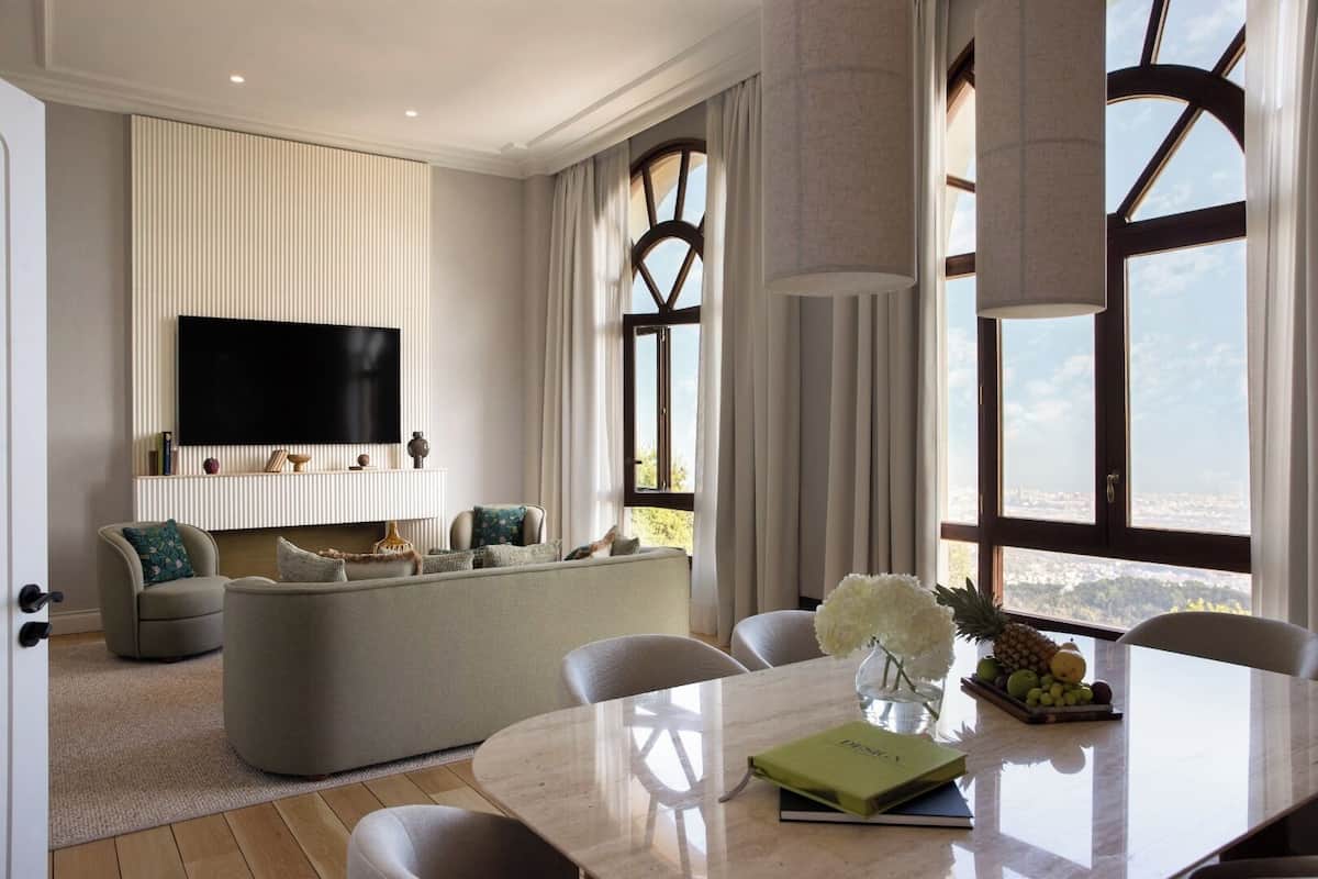 Presidential Suite, Private Pool