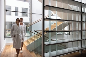 Couples treatment room(s), sauna, steam room, Turkish bath/hammam - METT Barcelona GL – A Leading Hotel of the World (Barcelona)