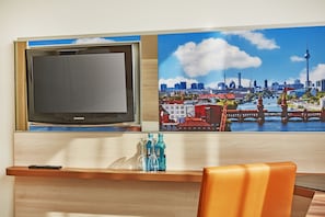 1 bedroom, premium bedding, desk, blackout curtains