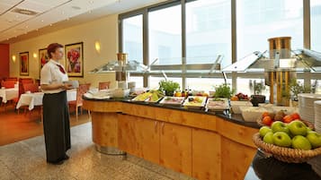 Free daily continental breakfast