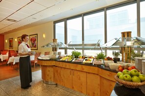 Bao gồm bữa sáng buffet hàng ngày 