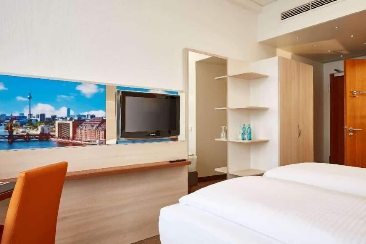 1 chambre, literie de qualité, bureau, rideaux d’obscurcissement