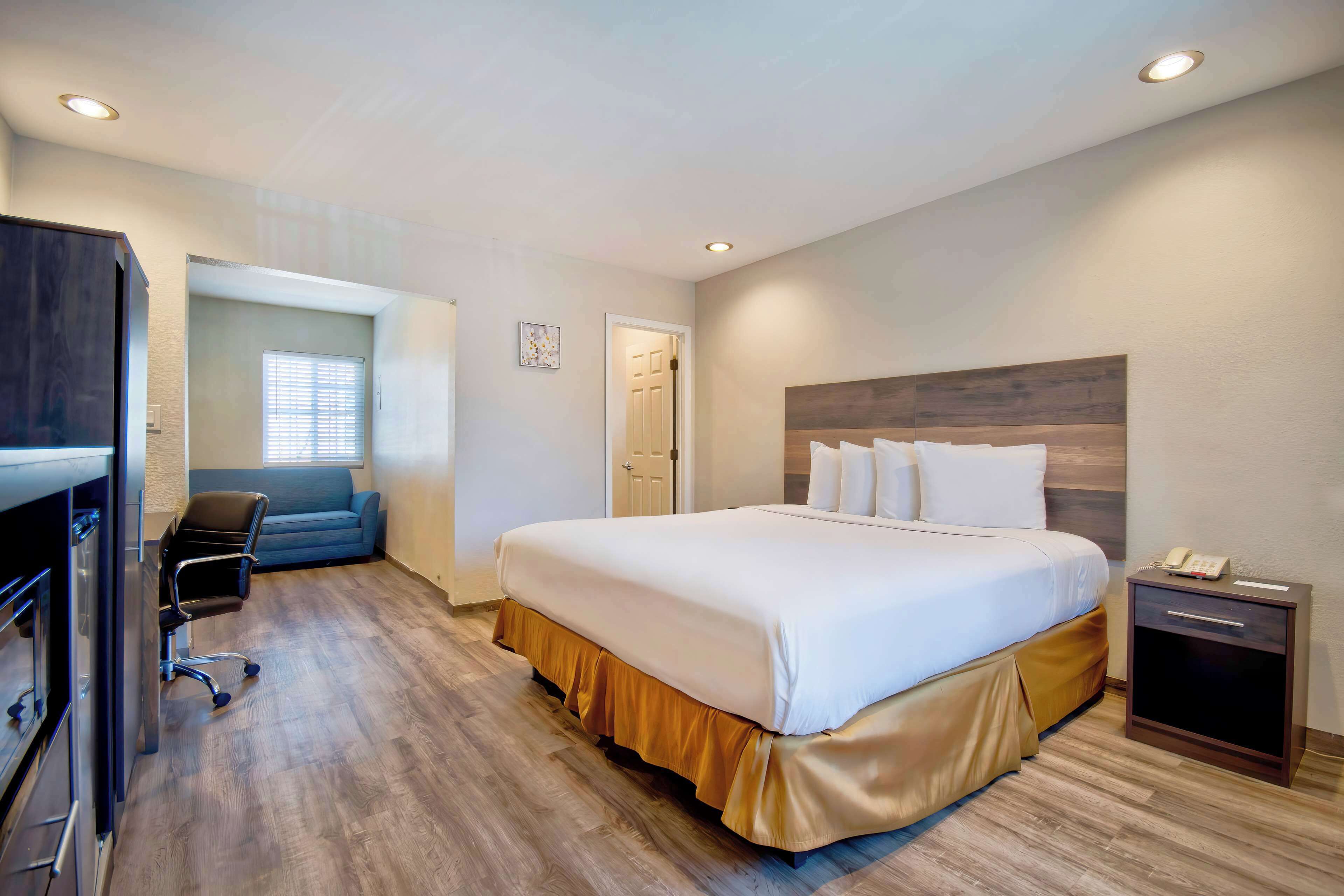 1 bedroom, desk, iron/ironing board, free WiFi