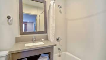 Deluxe Room, 2 Double Beds, Non Smoking, Refrigerator & Microwave | Bathroom | Free toiletries, hair dryer, towels
