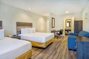 Phòng Deluxe, 2 giường đôi, không hút thuốc, tủ lạnh & lò vi sóng | 1 phòng ngủ, bàn, bàn ủi/dụng cụ ủi quần áo 