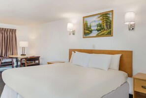 Habitación Grand, 1 cama de matrimonio grande | Ropa de cama de alta calidad y tabla de planchar con plancha