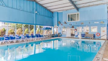 Indoor pool, seasonal outdoor pool, pool loungers