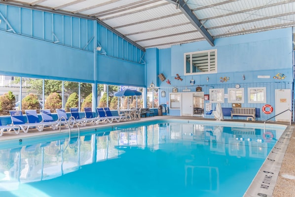 Indoor pool, seasonal outdoor pool, sun loungers