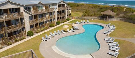 2 outdoor pools, pool umbrellas