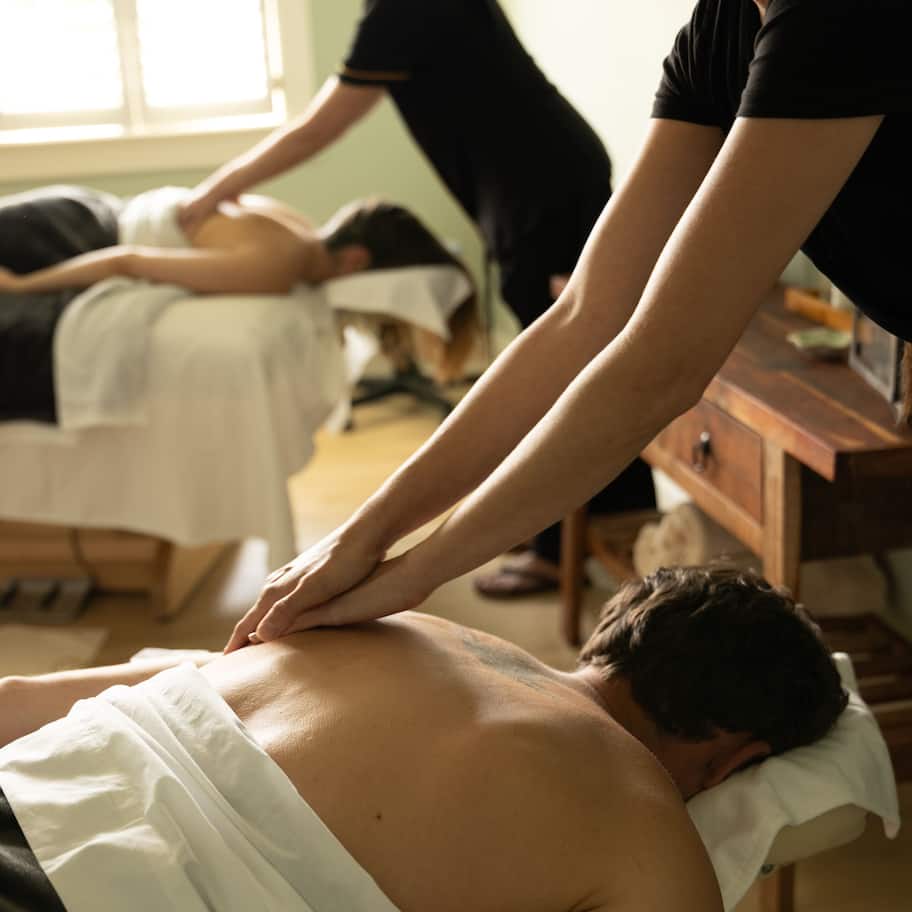 Couples treatment rooms, body treatments, aromatherapy