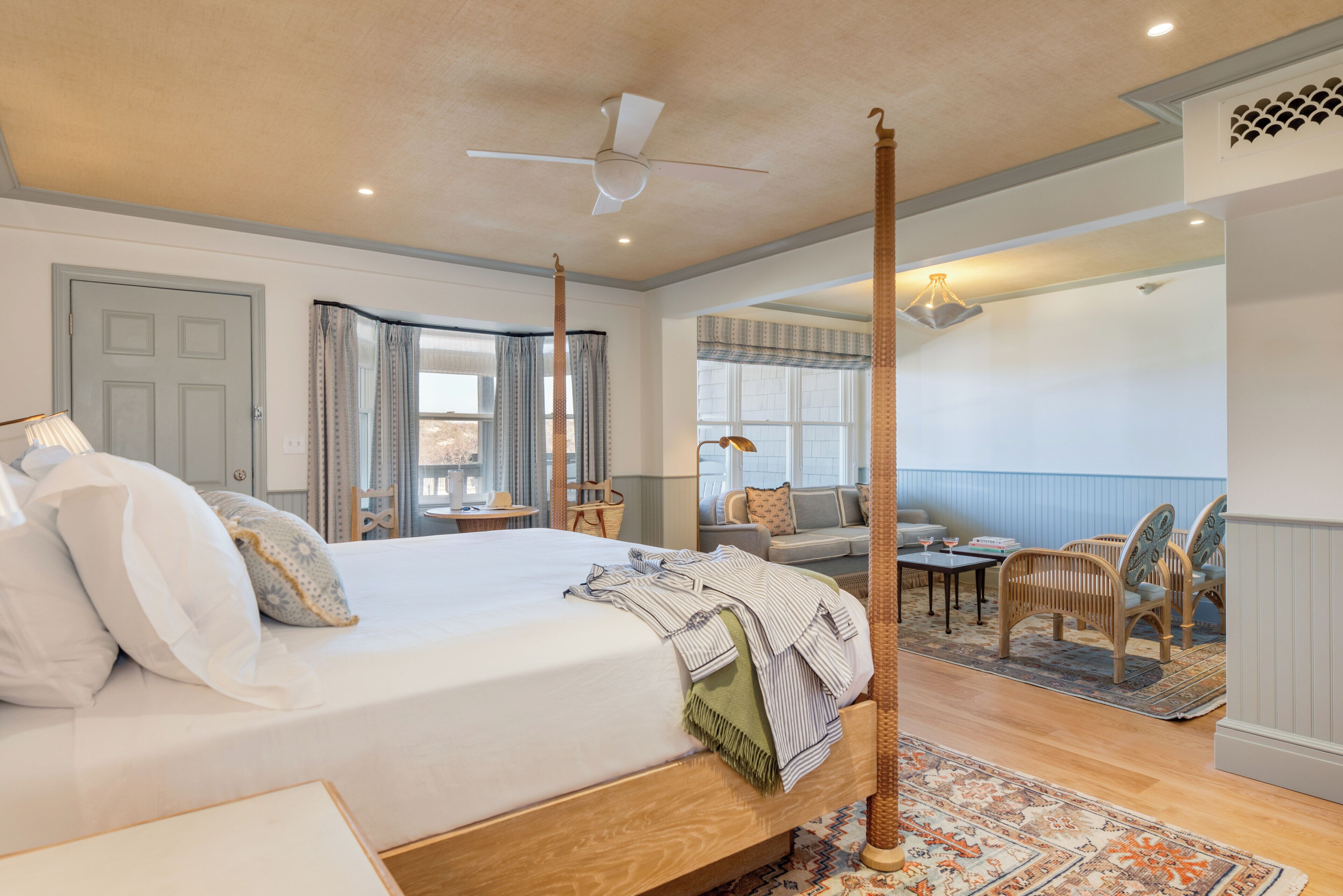 studio, 1 king bed with sofa bed (resort) | hypo-allergenic bedding, in-room safe, iron/ironing board