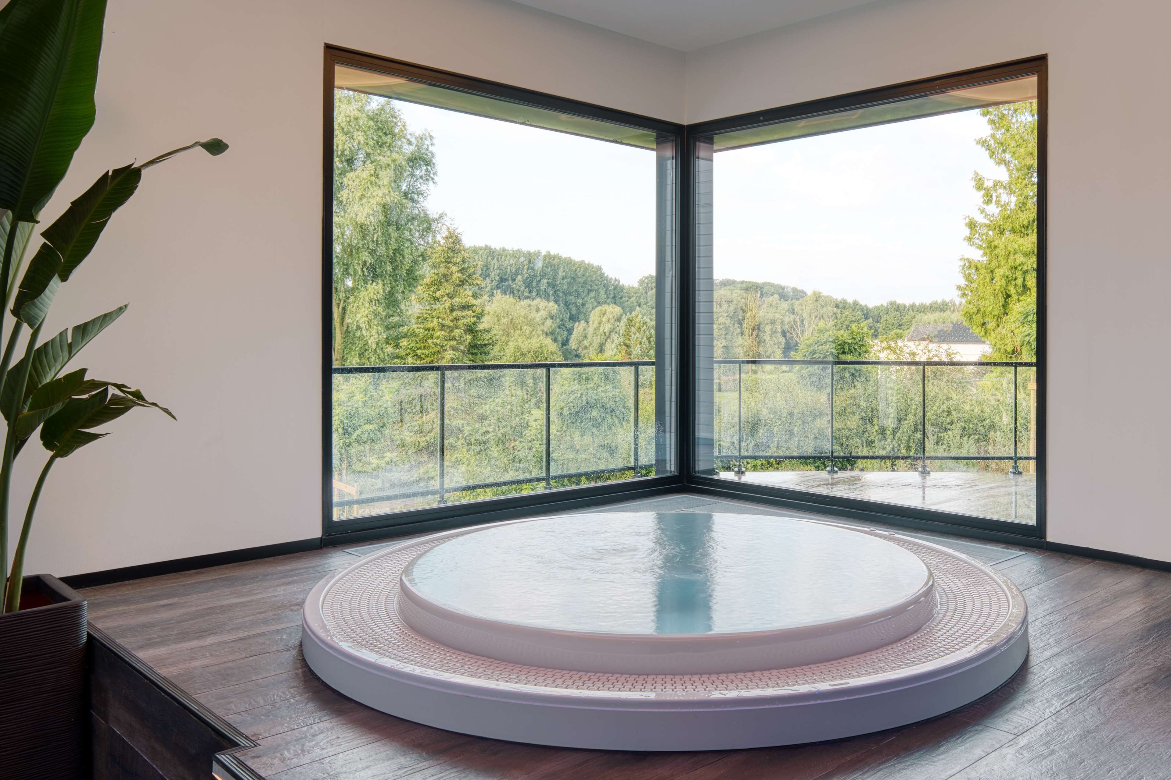 Espace de soins pour les couples, sauna, bain  à remous, hammam, massages