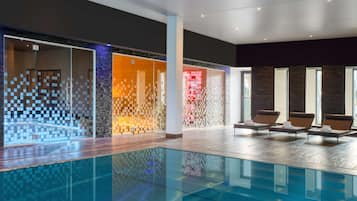 Espace de soins pour les couples, sauna, bain Ă remous, hammam, massages