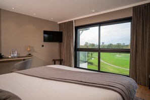 Ropa de cama de alta calidad y minibar 