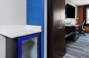 1 bedroom, premium bedding, down comforters, in-room safe
