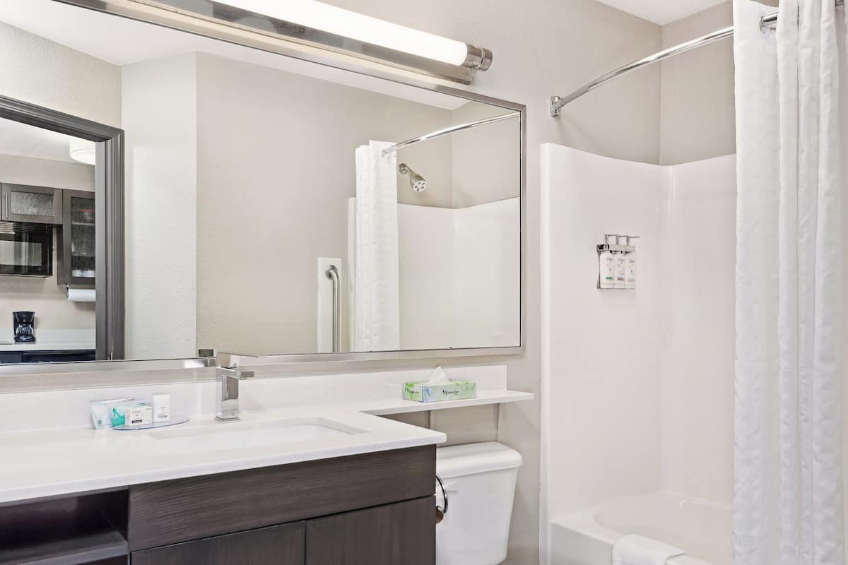 Standard Room | 1 bedroom, desk, laptop workspace, iron/ironing board