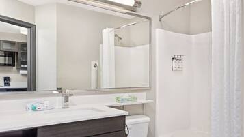 Standard Room | Bathroom | Free toiletries, hair dryer, towels