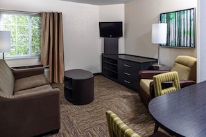 Desk, laptop workspace, iron/ironing board, free WiFi