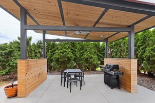 Kawasan BBQ/berkelah