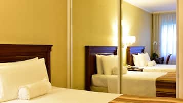 Superior Room, 2 Twin Beds | Minibar, in-room safe, desk, blackout drapes