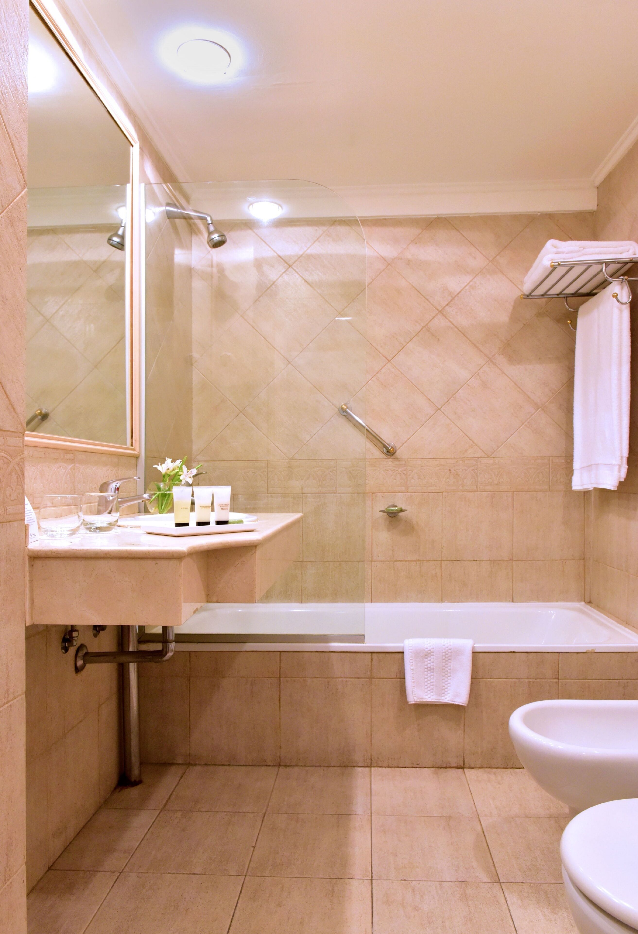 superior room, 2 single beds | bathroom | free toiletries, hair dryer, bidet, towels