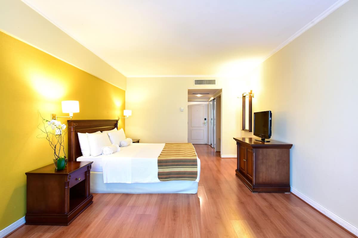 Minibar, in-room safe, desk, blackout curtains