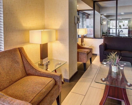 Lobby. Quality Inn Takoma Park