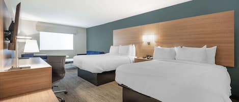Standardzimmer, 2Â Queen-Betten, Nichtraucher (Walk-in Shower;Larger Room)