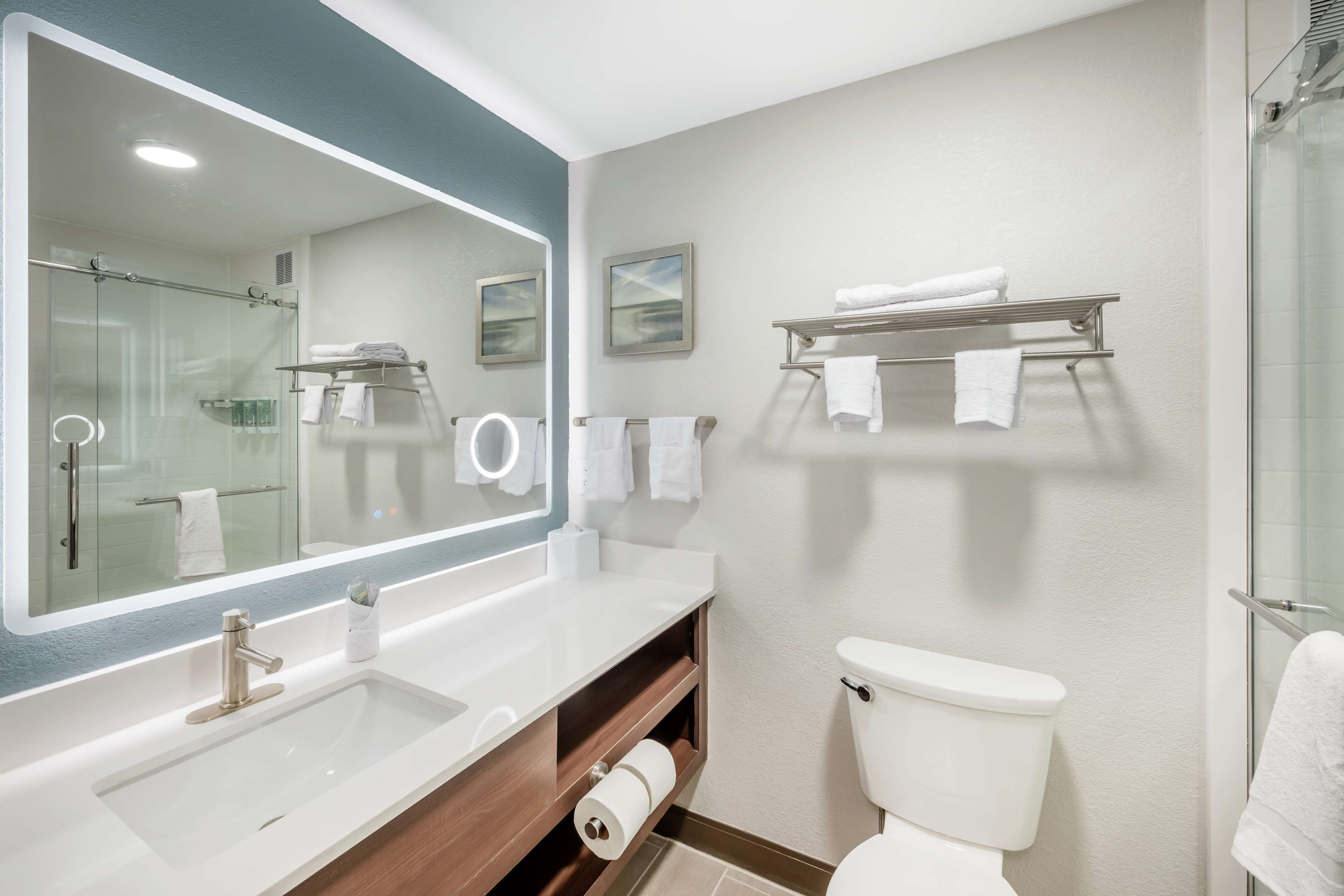 standard room, 2 queen beds, non smoking, refrigerator & microwave (walk-in shower) | bathroom | combined shower/bathtub, hydromassage showerhead, free toiletries