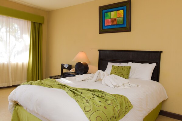 Classic Room | In-room safe, blackout drapes, soundproofing, free WiFi