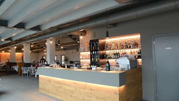 Bar (in der Unterkunft)