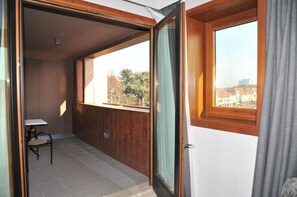 Suite, 1 King Bed, Balcony (with Sofabed)