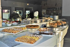 Daily buffet breakfast (EUR 15 per person)