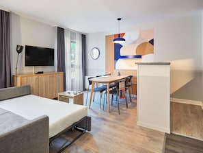 1 bedroom, in-room safe, desk, free cots/infant beds