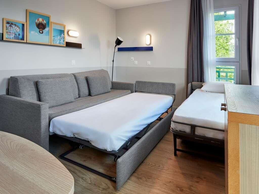 Apartment, 1 Bedroom | In-room safe, desk, free cots/infant beds, free WiFi