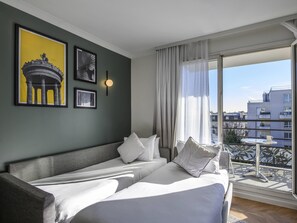2 bedrooms, in-room safe, desk, soundproofing