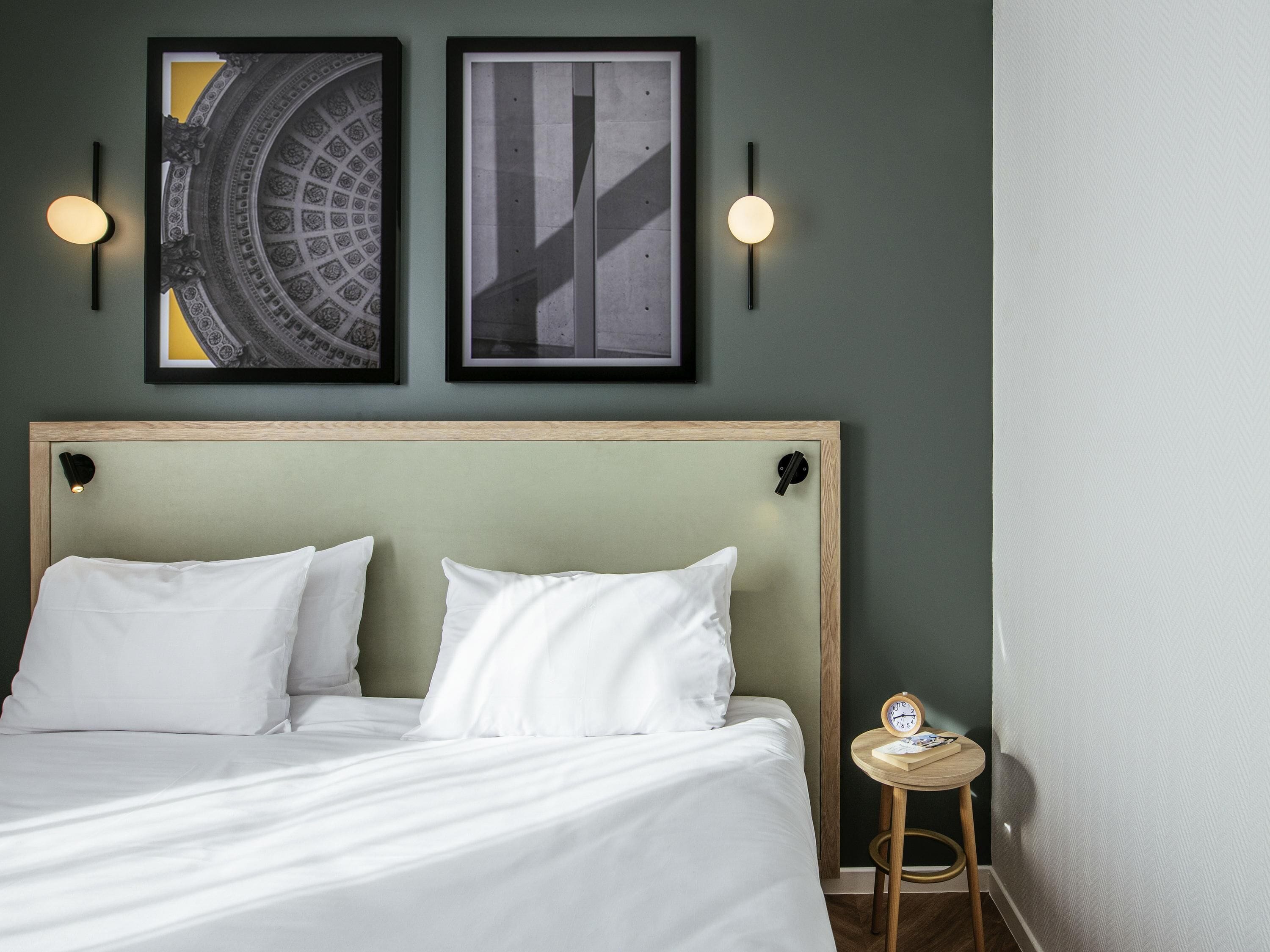 Safe på rommet, skrivebord, lydisolert og strykejern/-brett